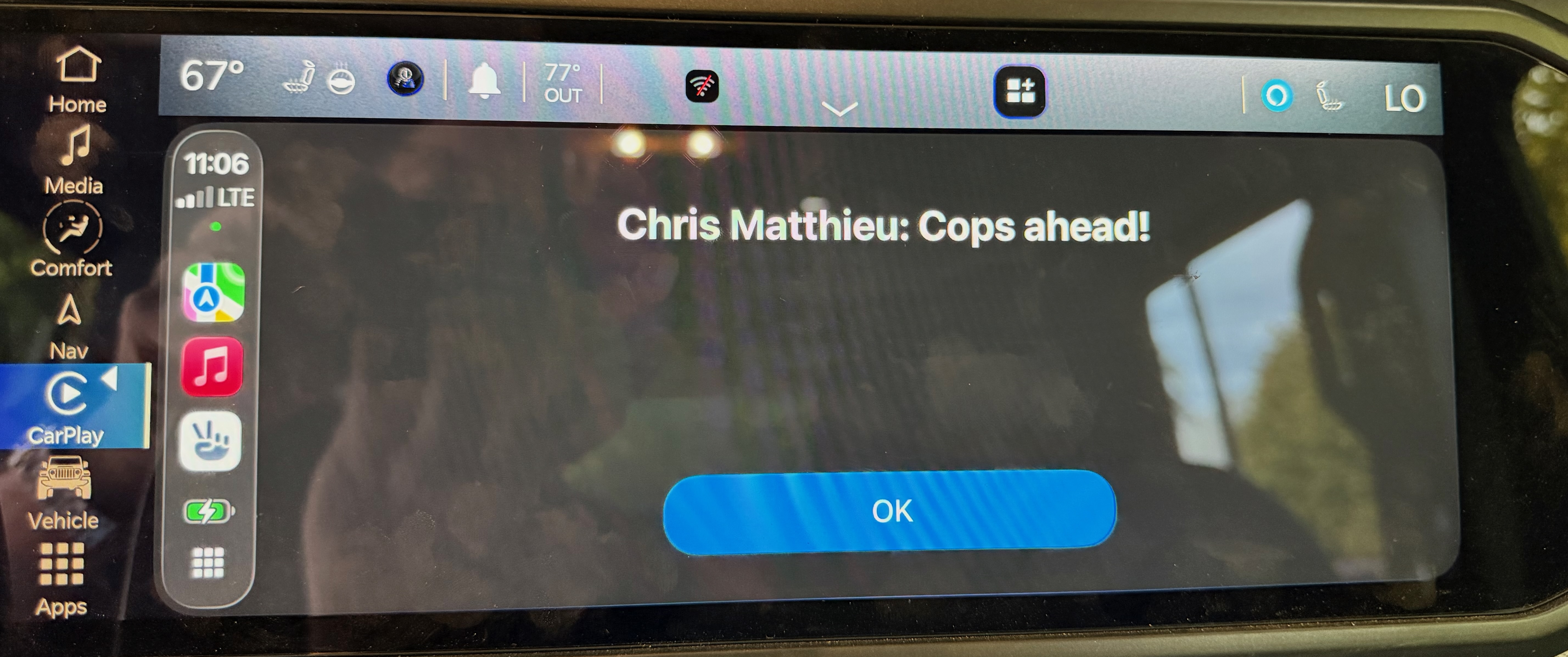 ConvoyIM group alert on Apple CarPlay